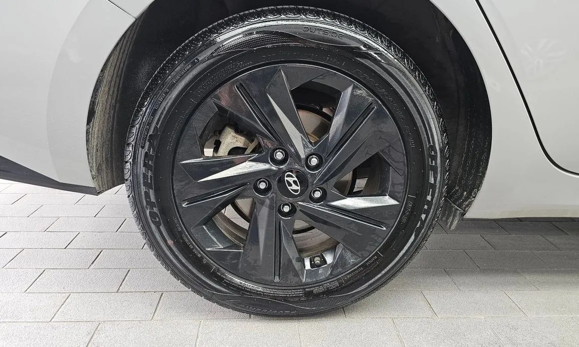Hyundai AVANTE — фото 8