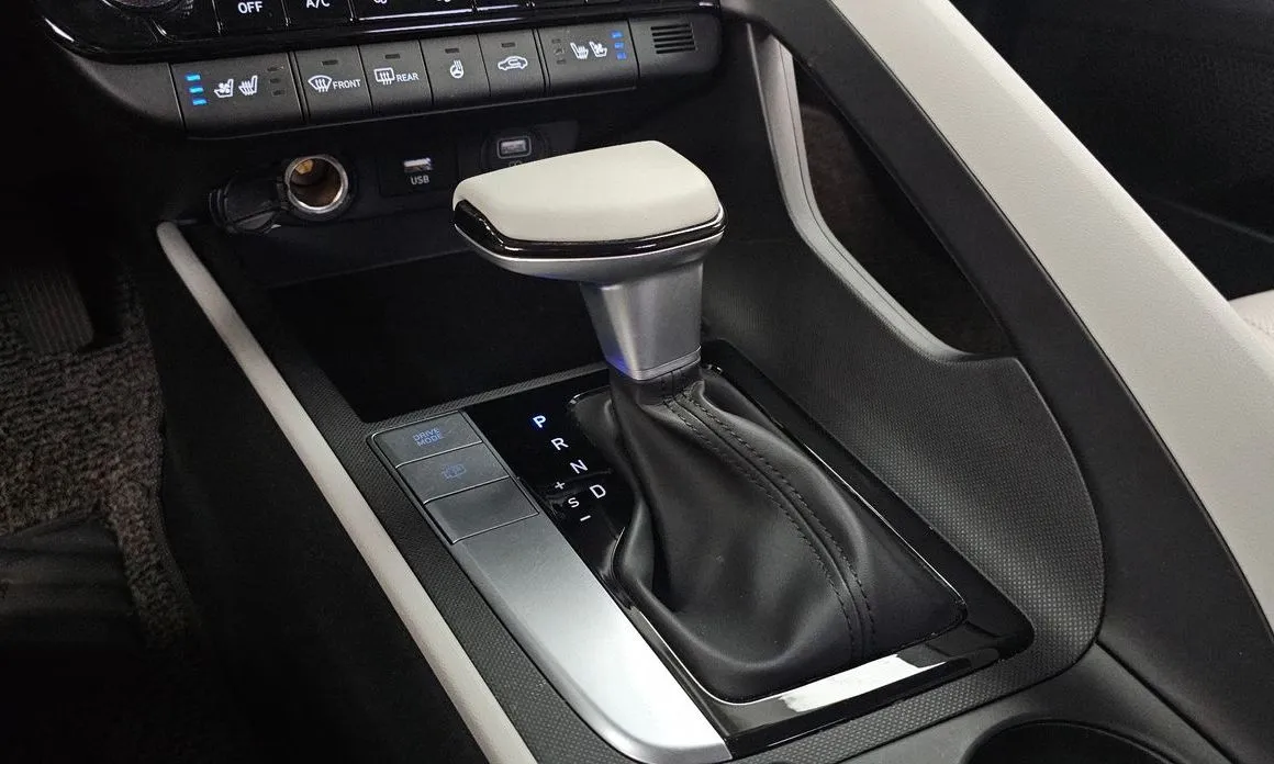 Hyundai AVANTE — фото 3