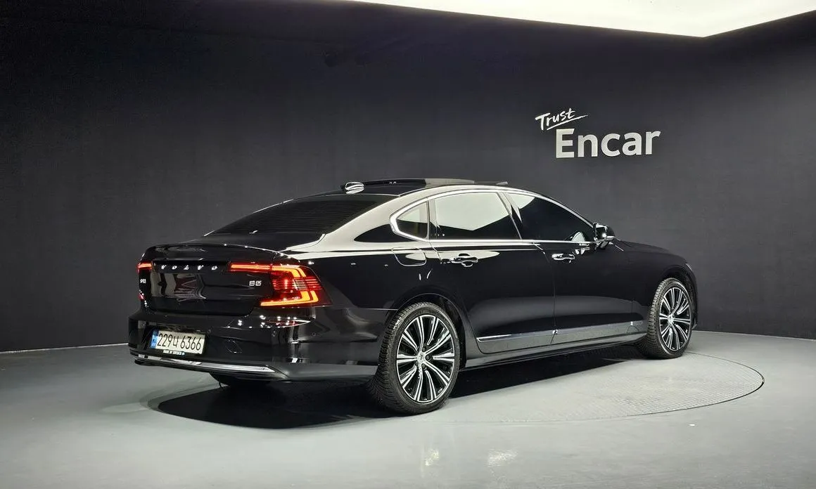 Volvo S90 2023 из KR, фото 2