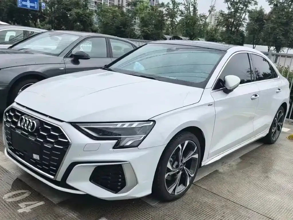 Audi A3 — фото 1