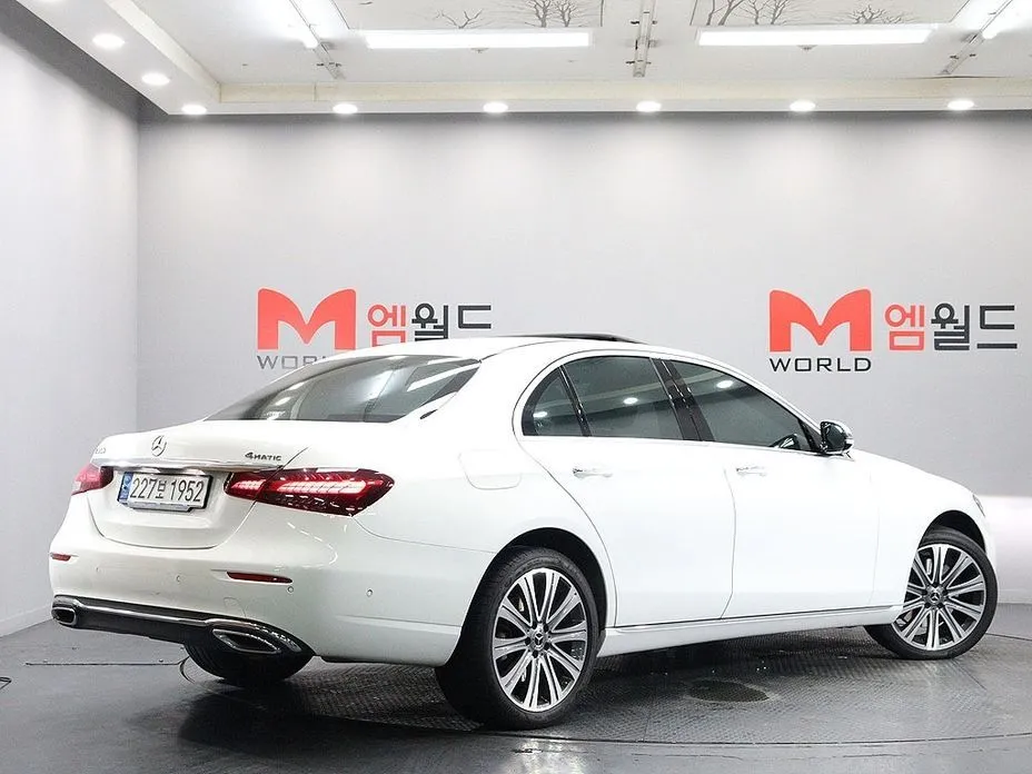 Mercedes-Benz E-Class 2023 из KR, фото 2