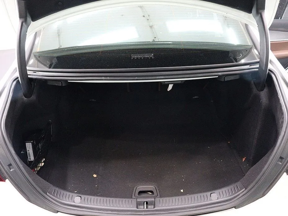 Mercedes-Benz E-Class 2023 из KR, фото 9