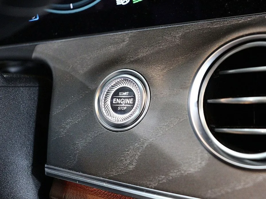 Mercedes-Benz E-Class 2023 из KR, фото 5