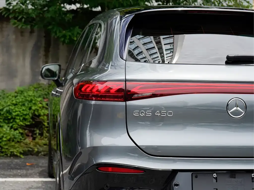 Mercedes-Benz EQS SUV — фото 3