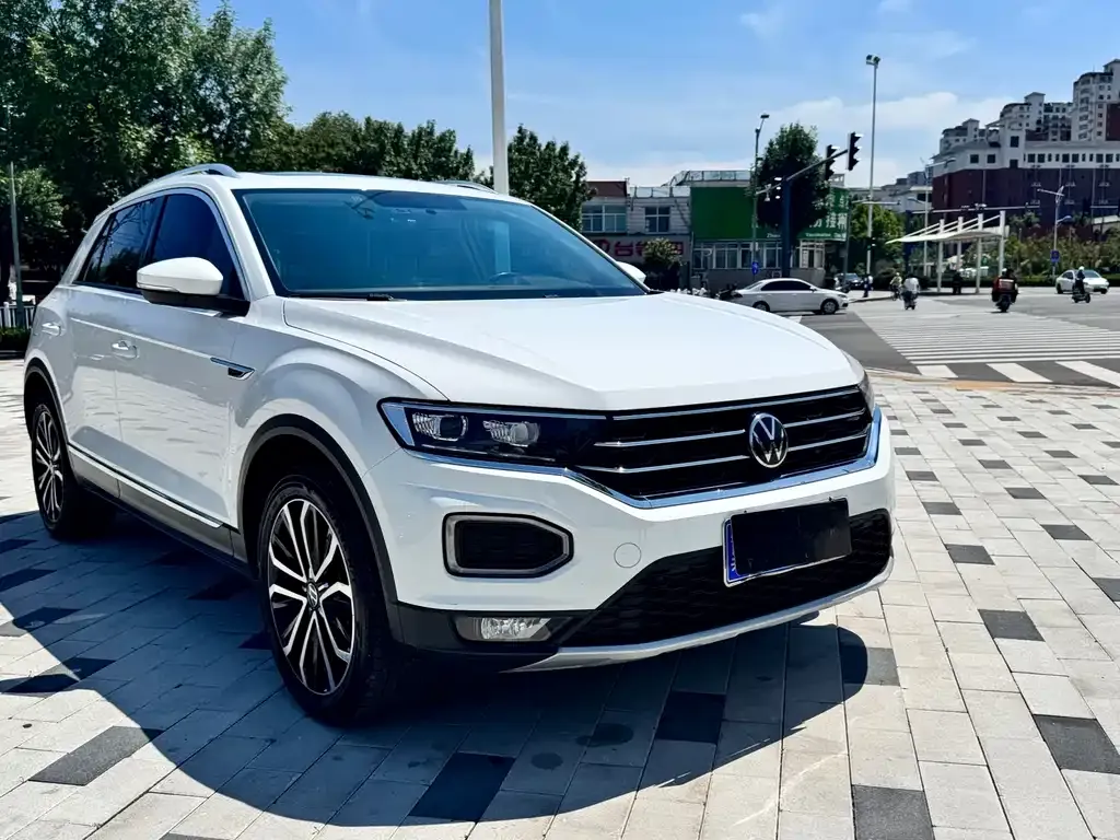 Volkswagen T-Roc — фото 9