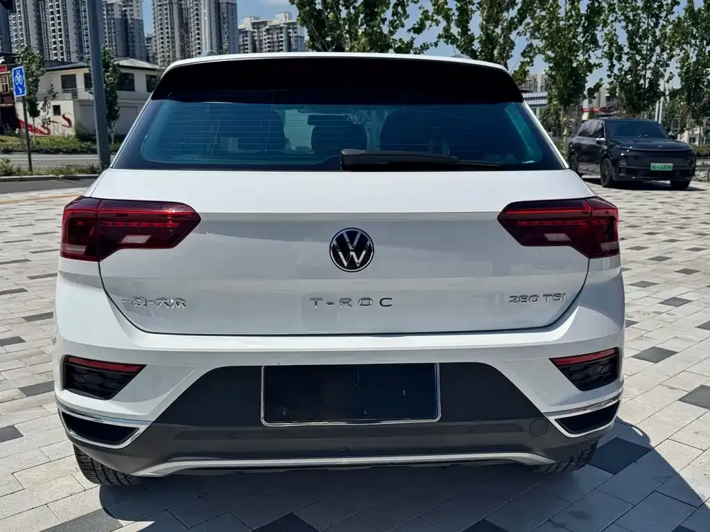 Volkswagen T-Roc — фото 5