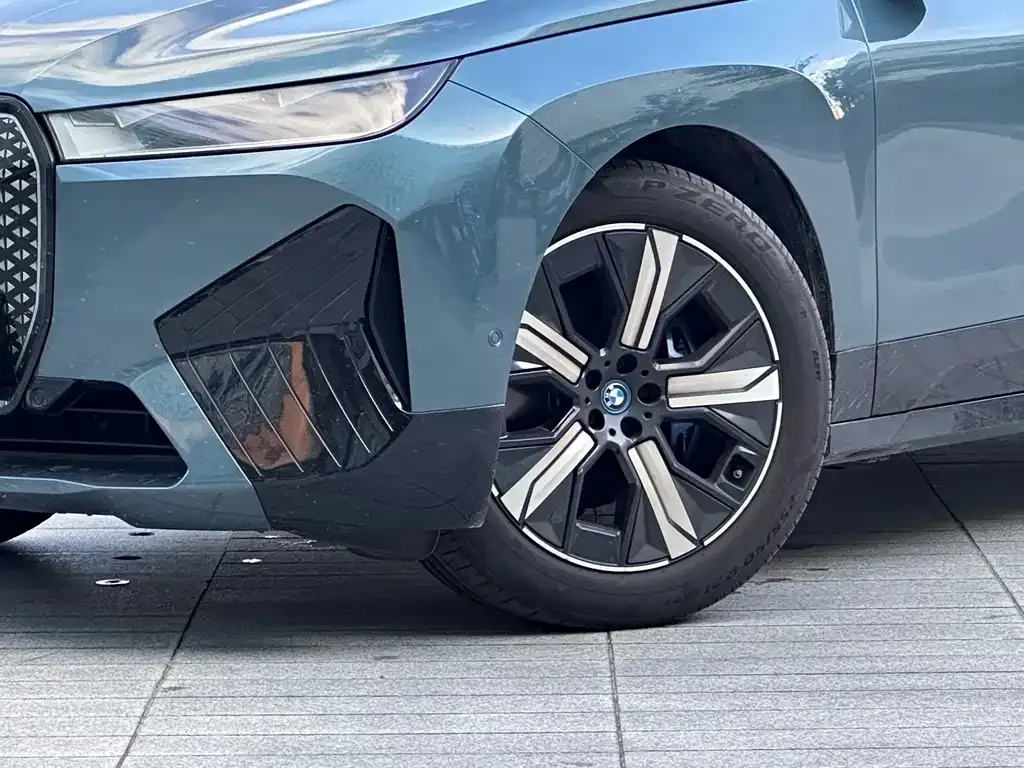 BMW iX — фото 6