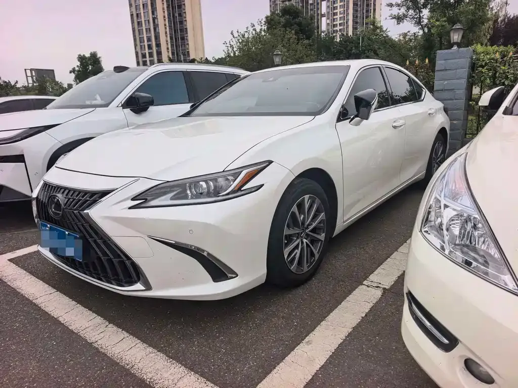 Lexus ES — фото 6