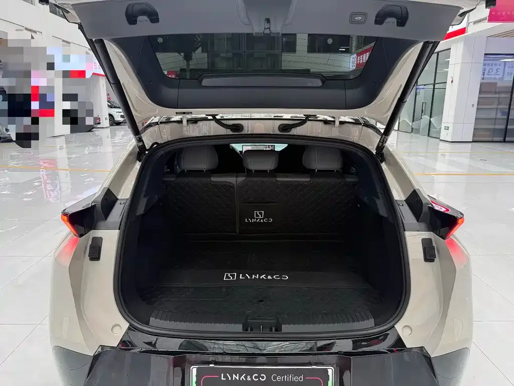 Lynk & Co Z20 — фото 10