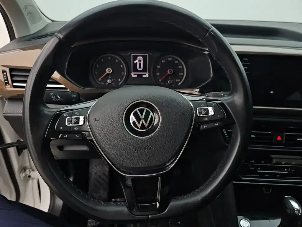 Volkswagen Tharu — фото 6