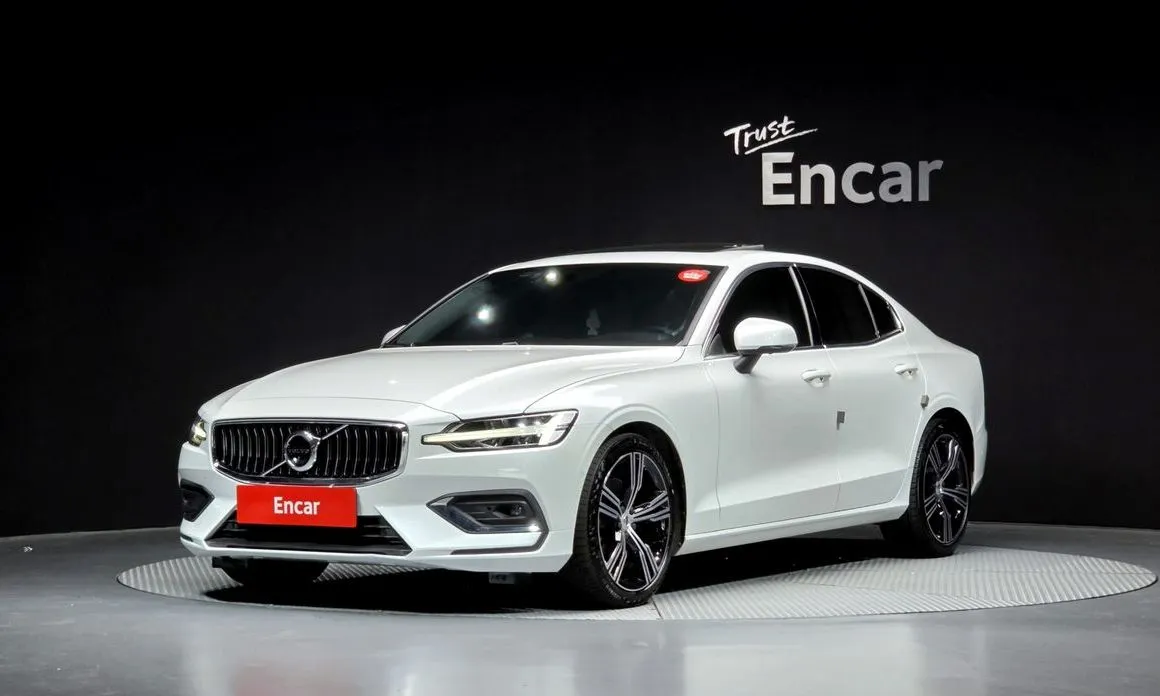 Volvo S60 — фото 1