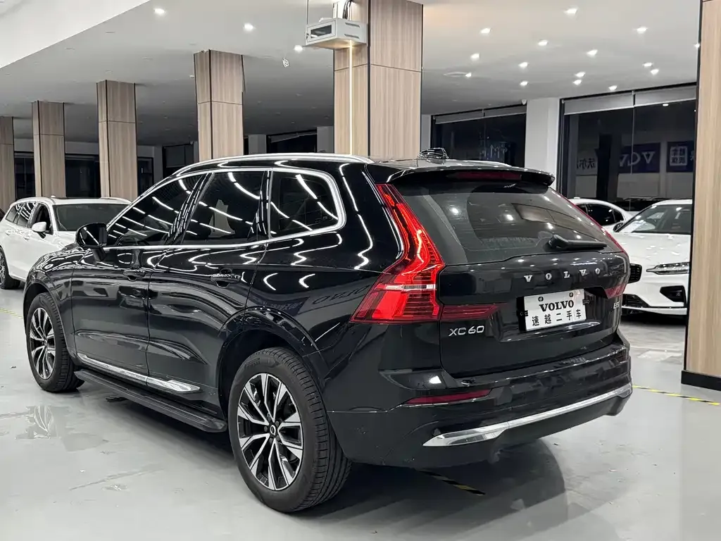 Volvo XC60 — фото 4