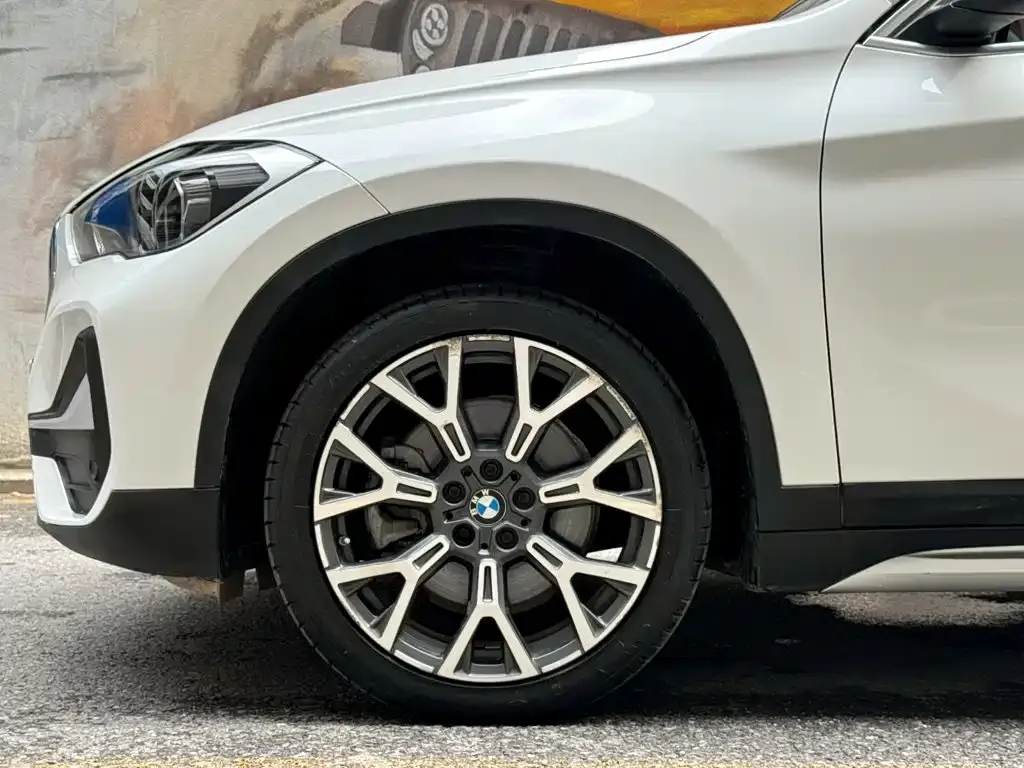 BMW X1 — фото 9