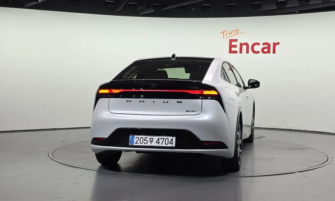 Toyota Prius 2024 из KR, фото 6