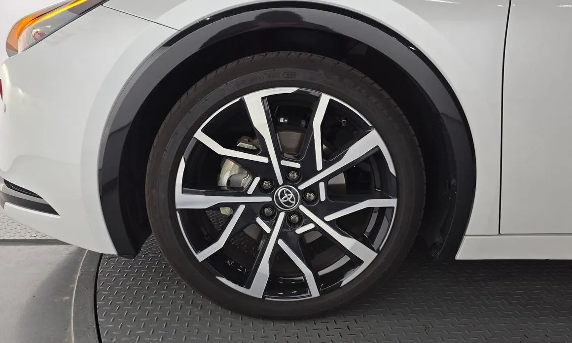 Toyota Prius 2024 из KR, фото 7
