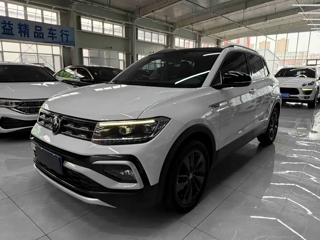 Volkswagen T-Cross — фото 1