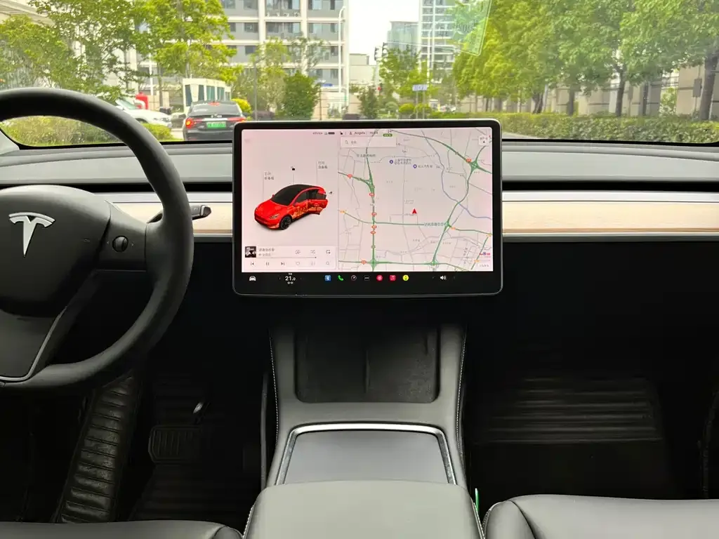 Tesla Model Y — фото 5