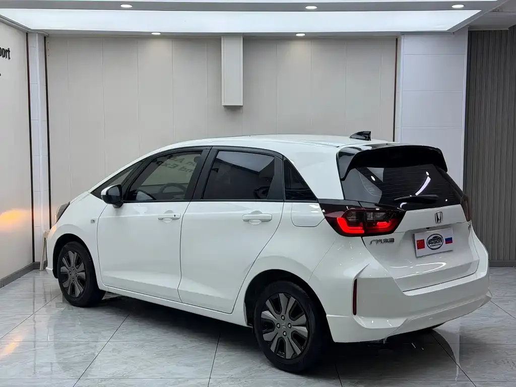 Honda Fit — фото 4