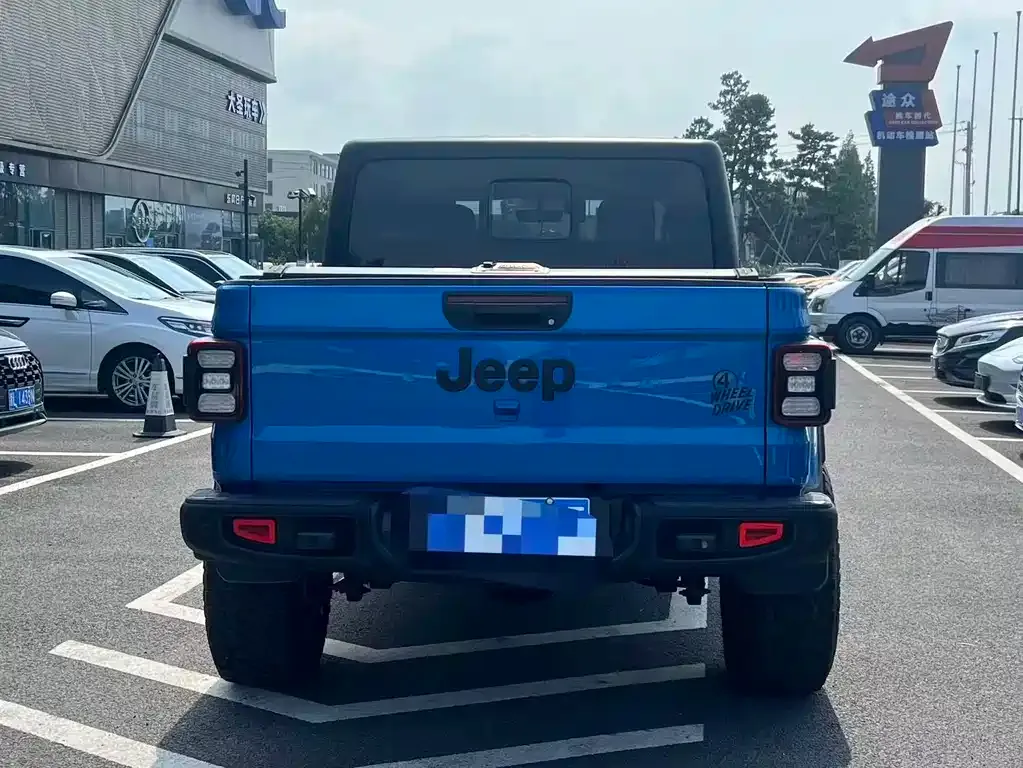 Jeep Gladiator 2023 из CN, фото 3