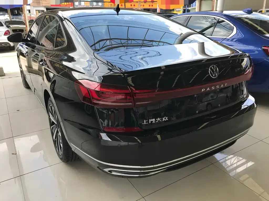 Volkswagen Passat — фото 10