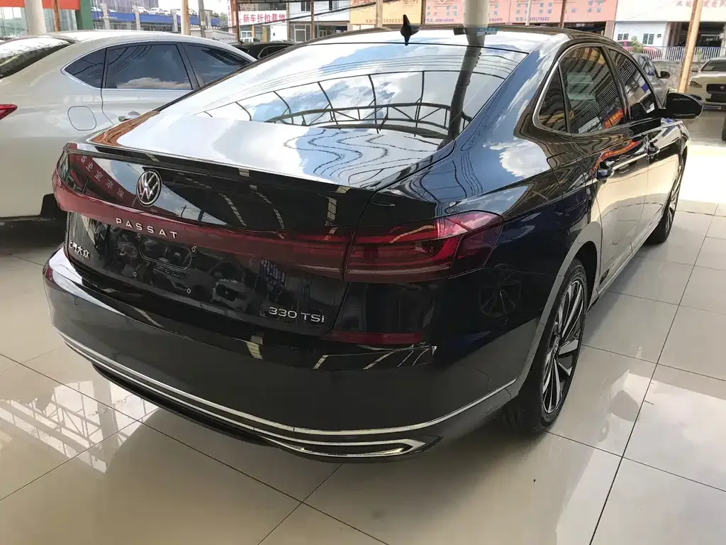 Volkswagen Passat — фото 6