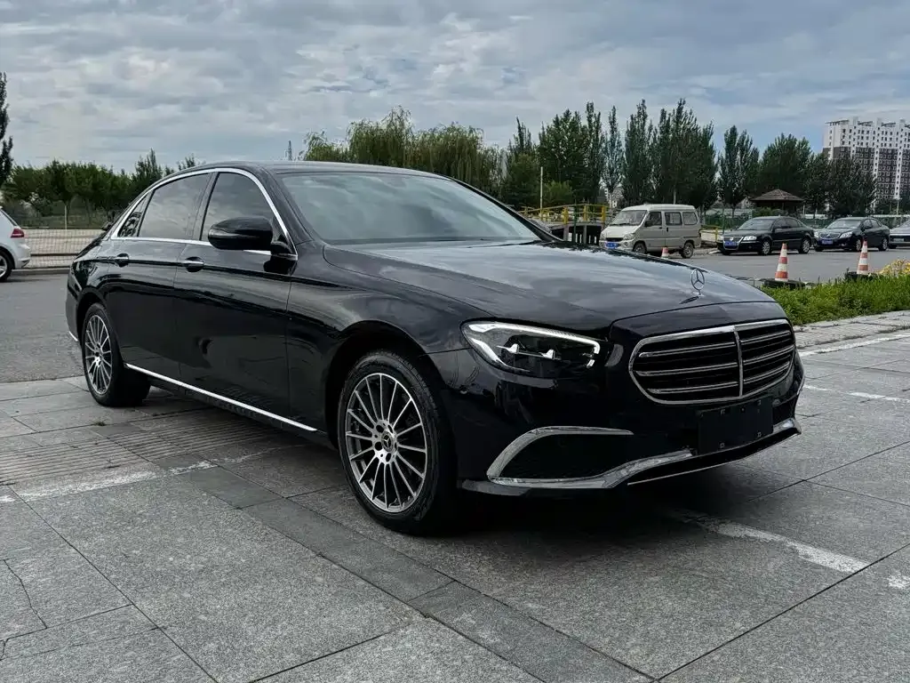 Mercedes-Benz E-Class — фото 10