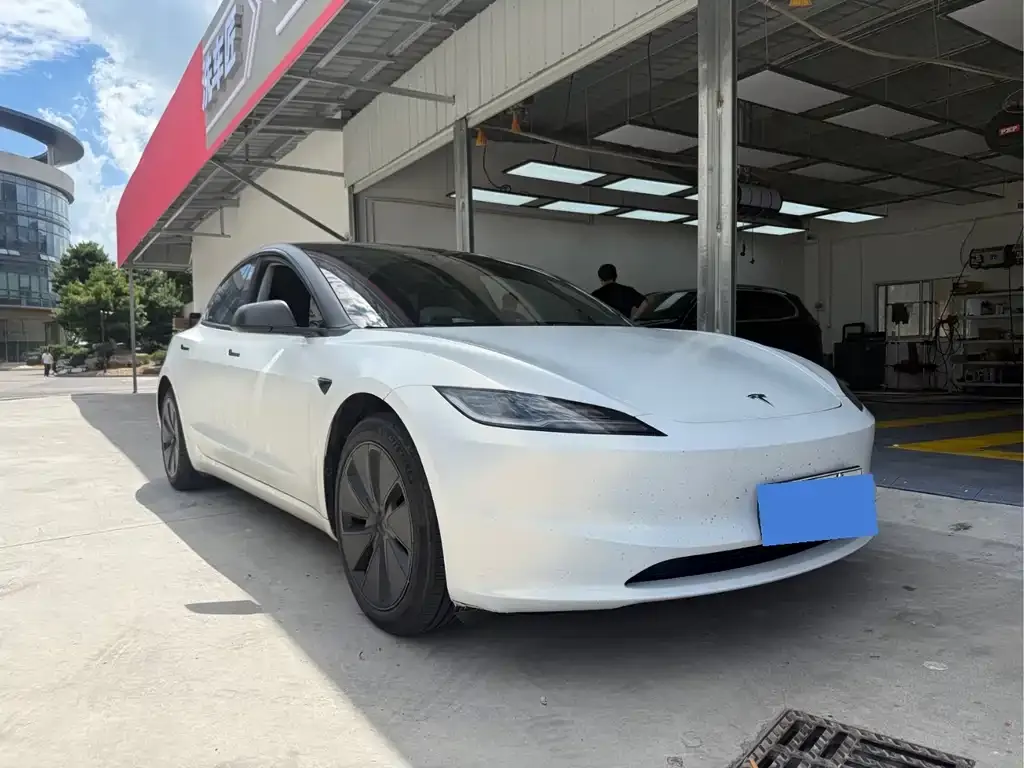Tesla Model 3 — фото 3