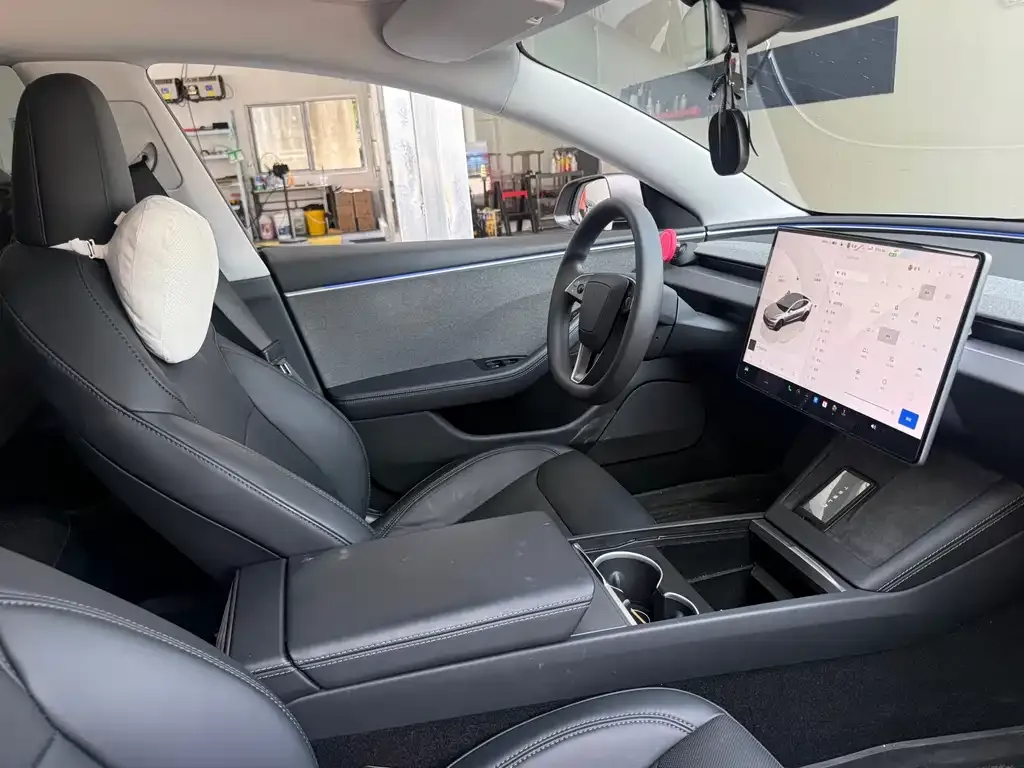 Tesla Model 3 — фото 10