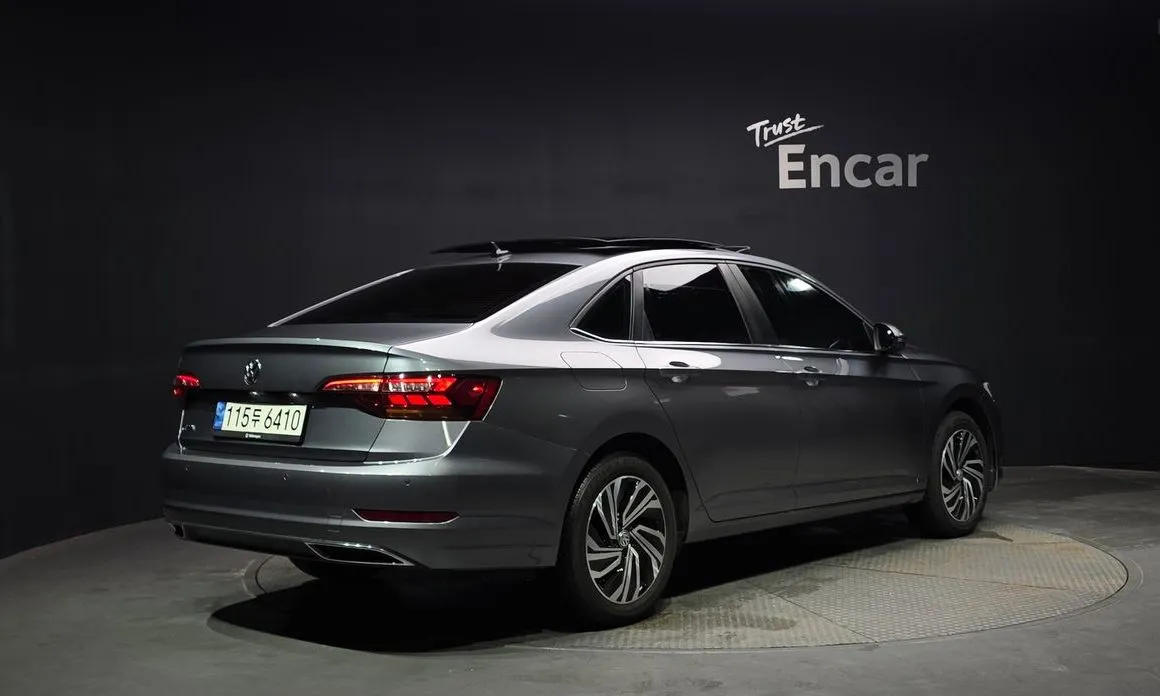 Volkswagen Jetta — фото 3