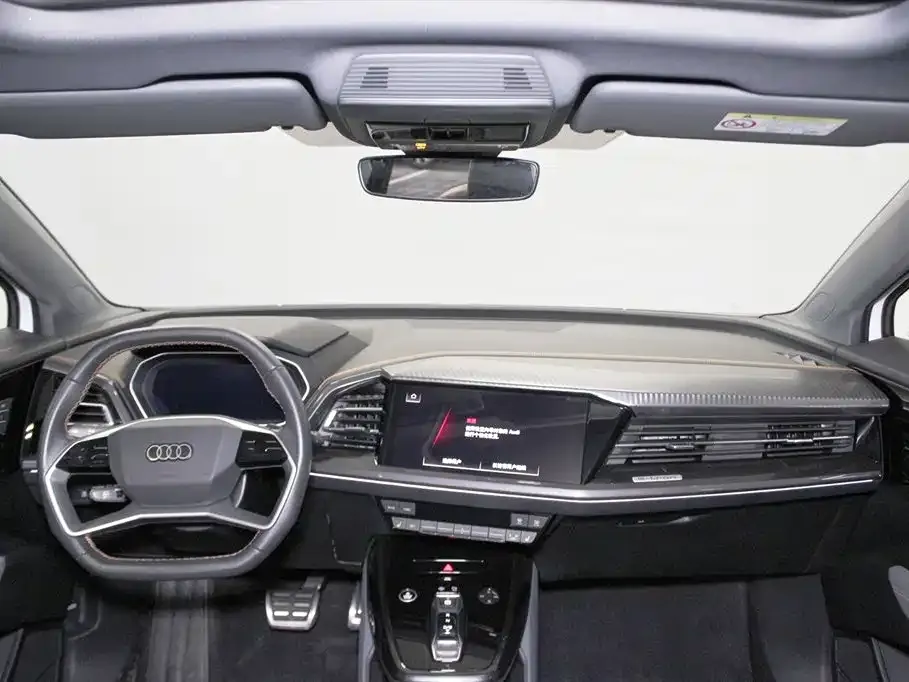 Audi Q4 e-tron — фото 10