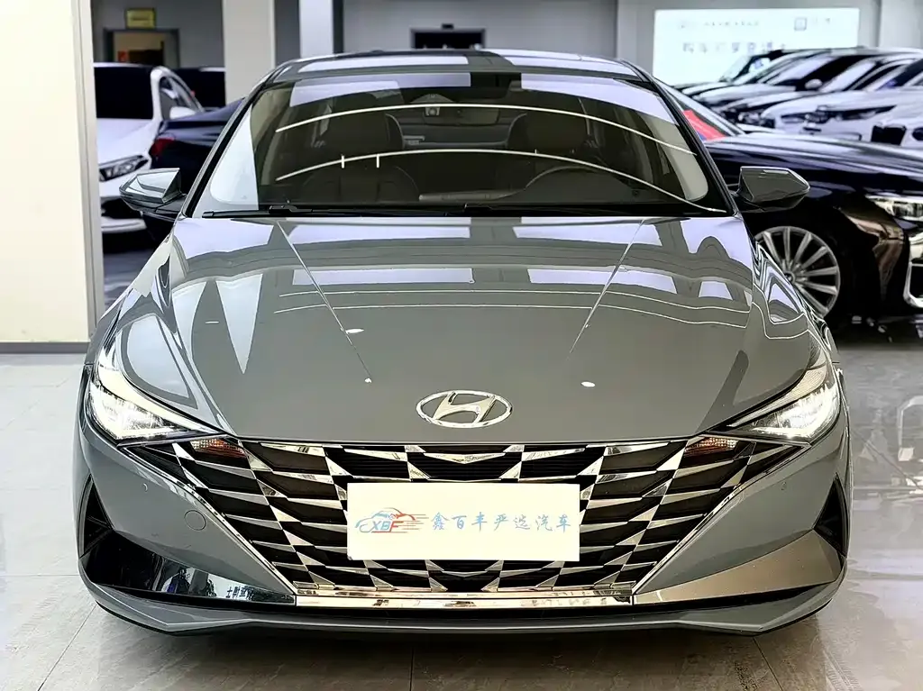 Hyundai Elantra — фото 10