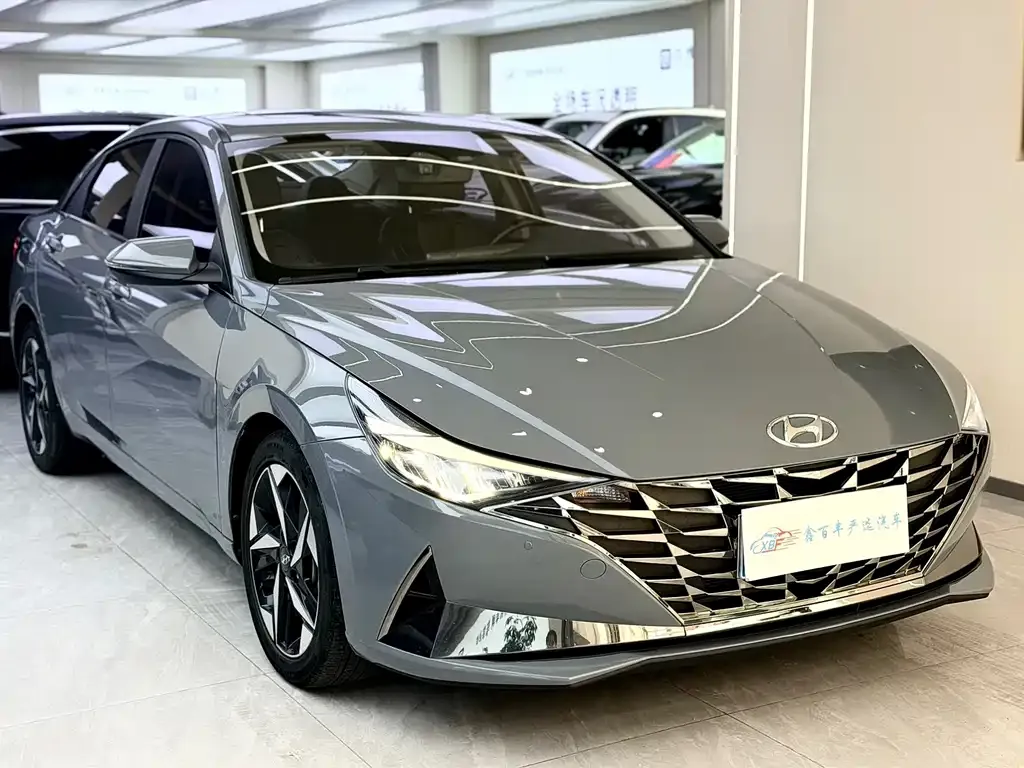 Hyundai Elantra — фото 2