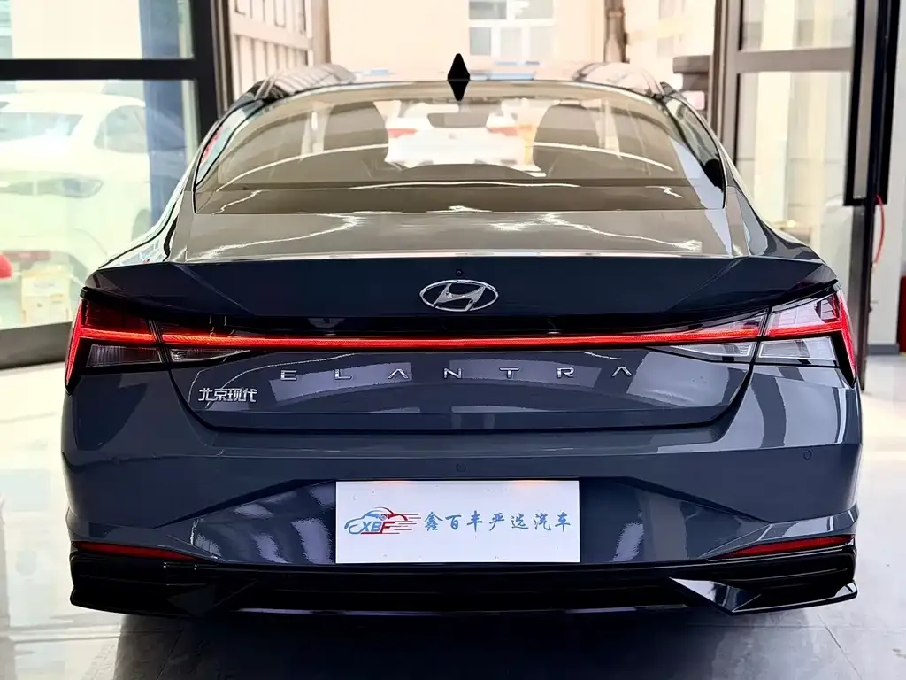 Hyundai Elantra — фото 8