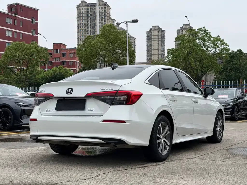 Honda Civic — фото 7