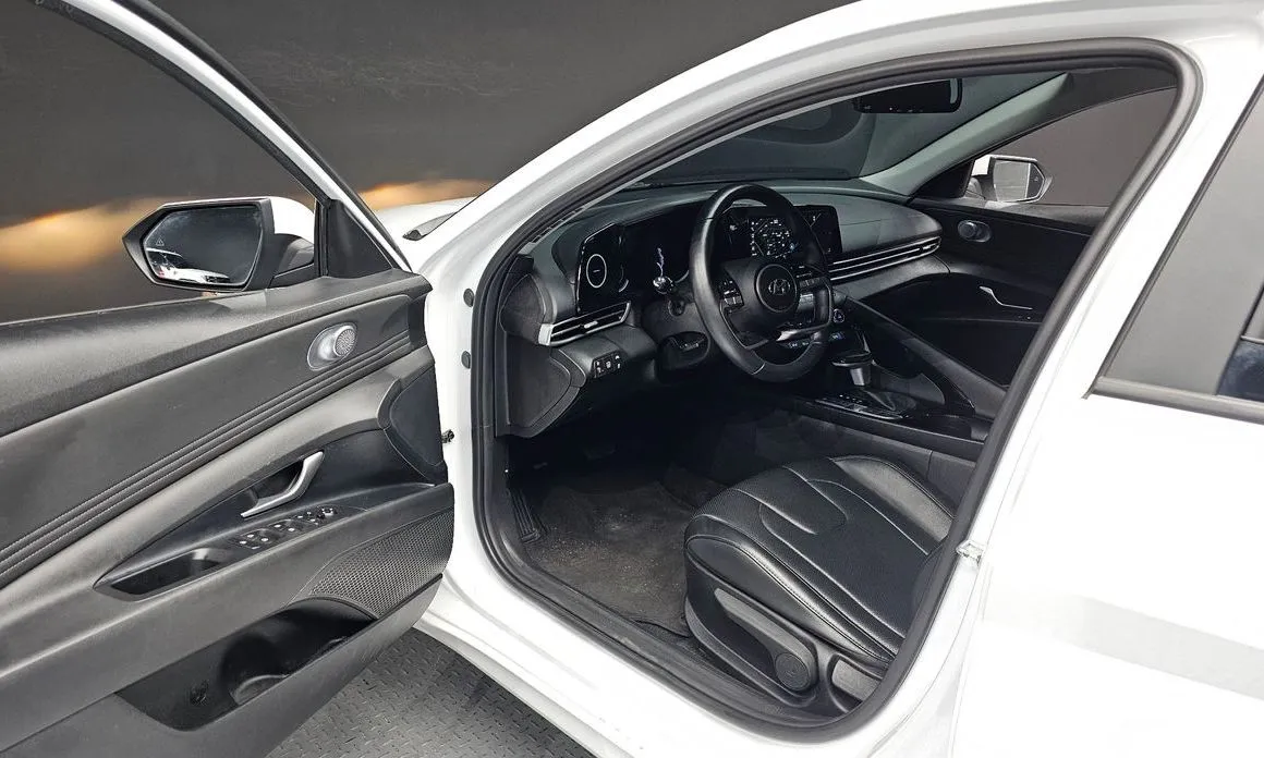 Hyundai AVANTE — фото 2