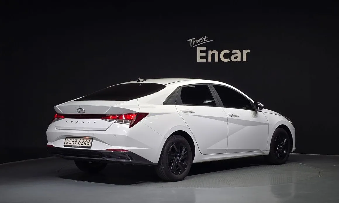 Hyundai AVANTE — фото 2