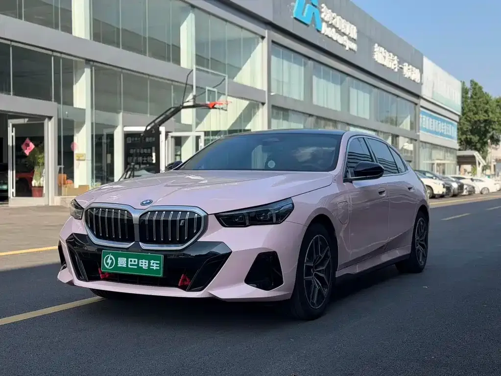 BMW i5 — фото 1