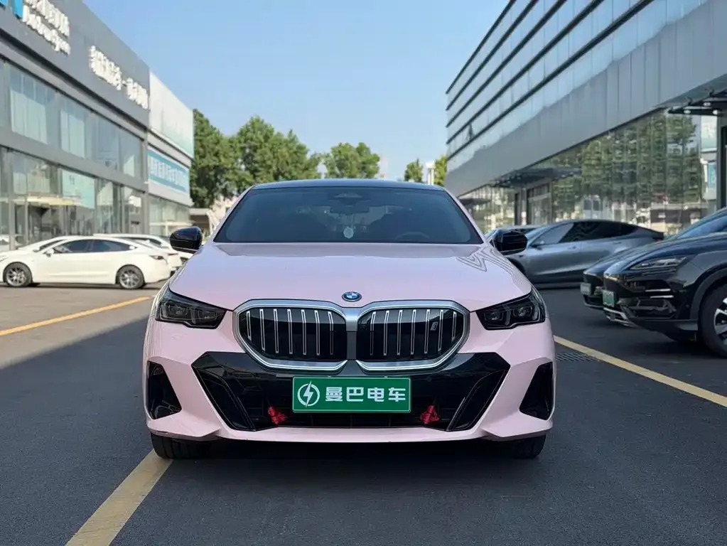 BMW i5 — фото 6