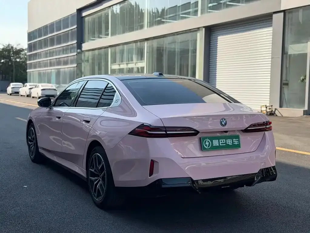 BMW i5 — фото 5