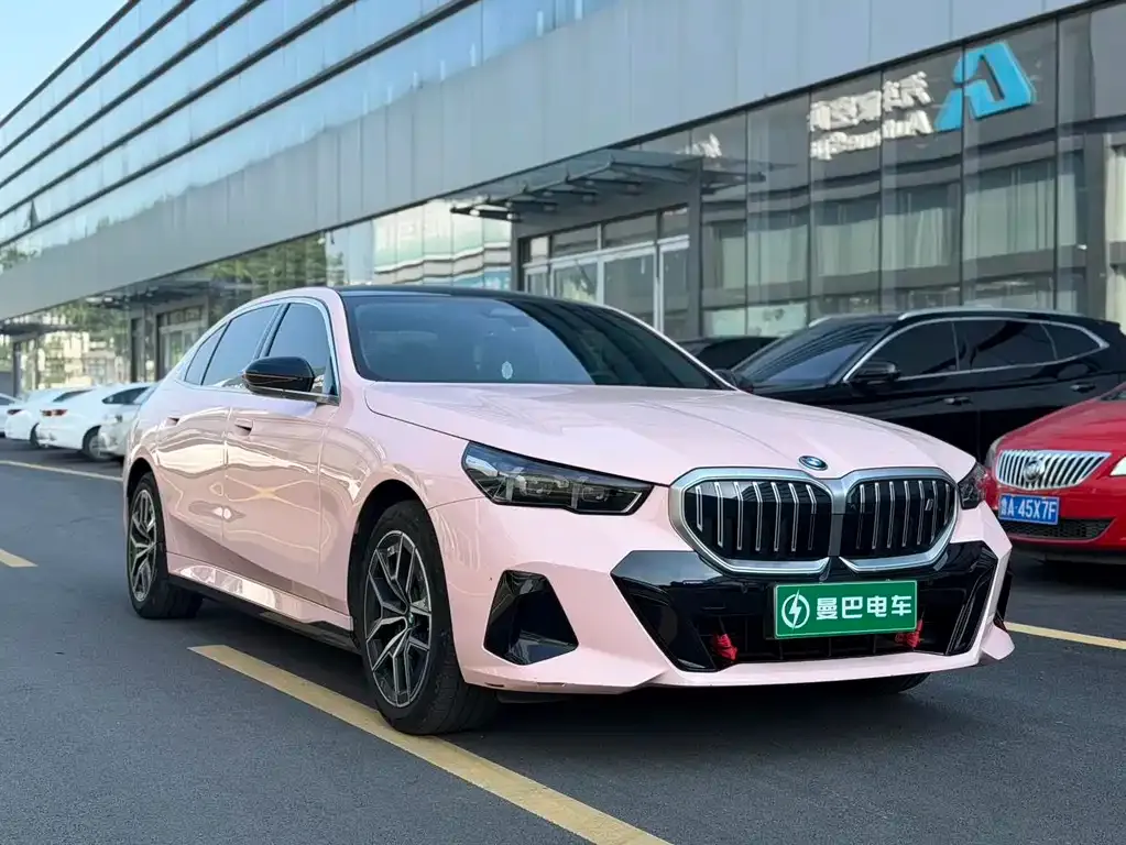 BMW i5 — фото 8