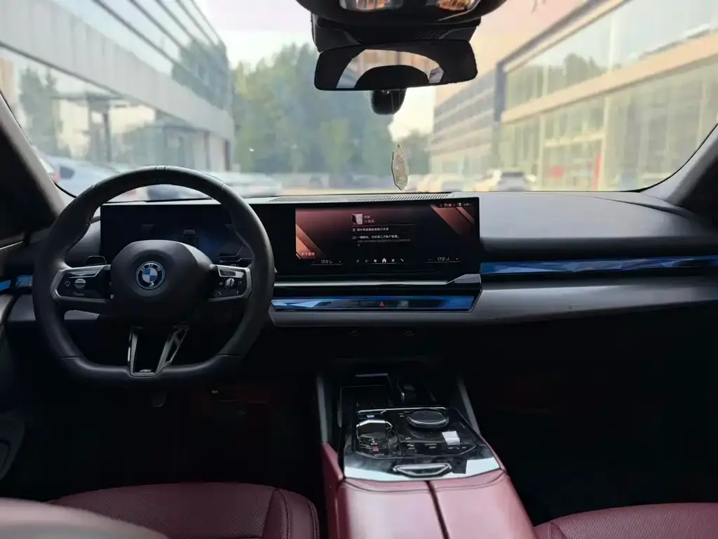 BMW i5 — фото 2