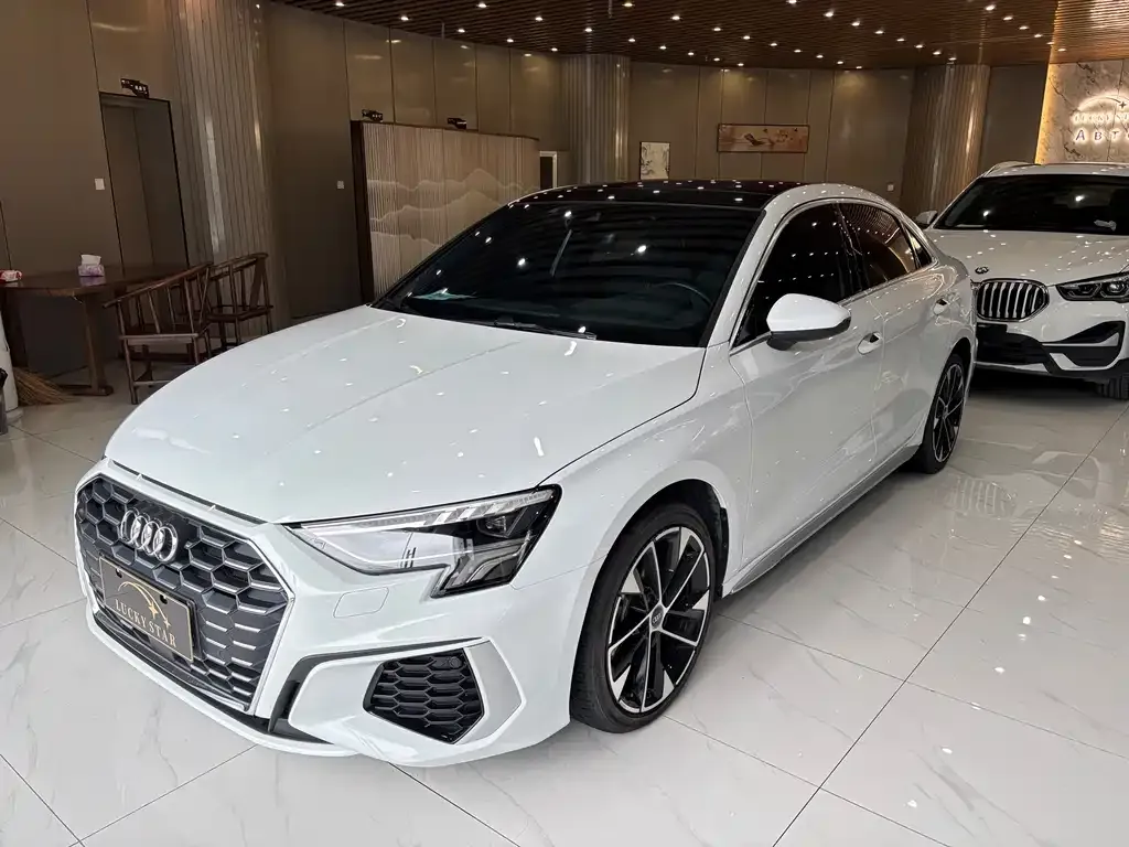 Audi A3 — фото 1