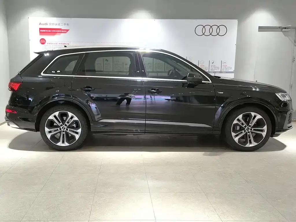 Audi Q7 — фото 6