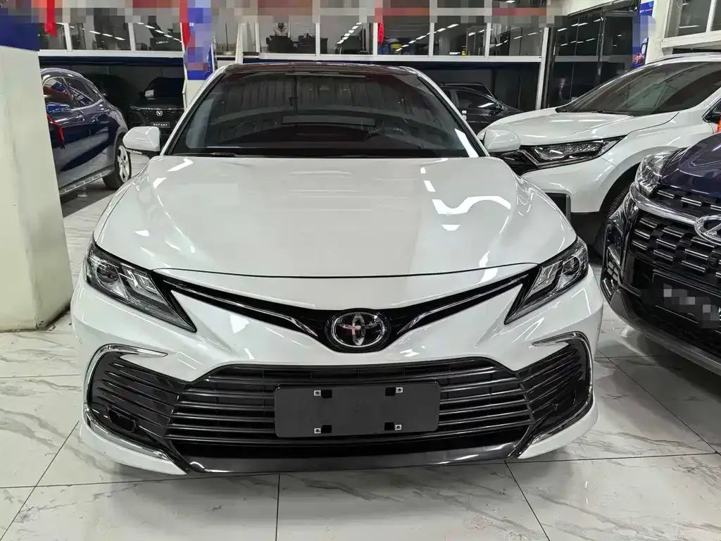 Toyota Camry — фото 7
