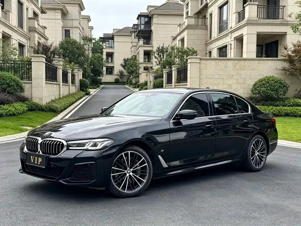 BMW 5 Series — фото 1