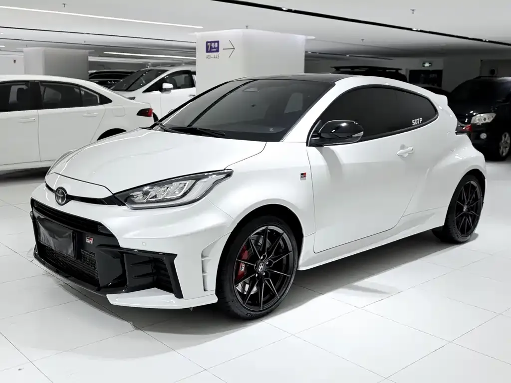 Toyota GR YARIS — фото 1