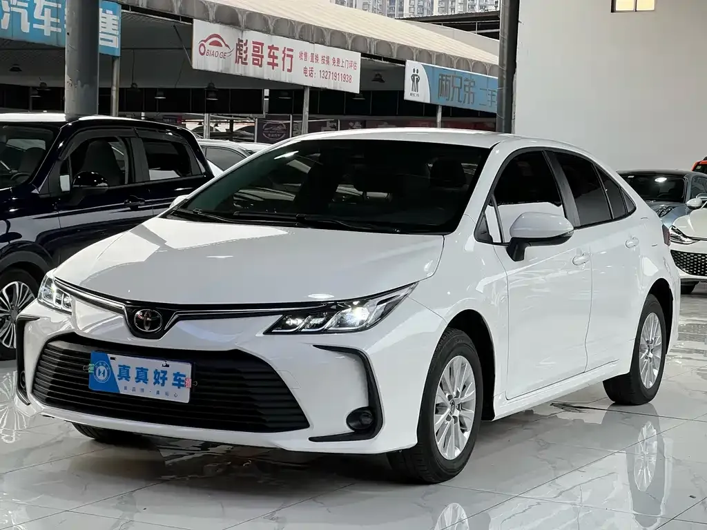 Toyota Corolla — фото 1