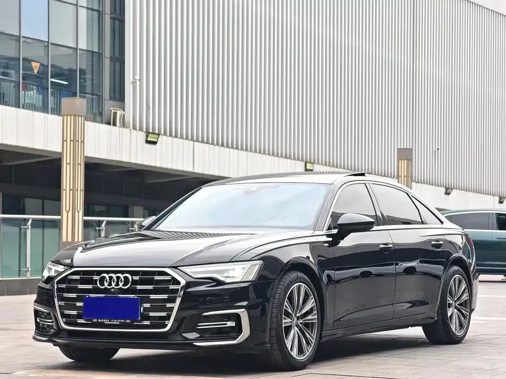 Audi A6L — фото 1