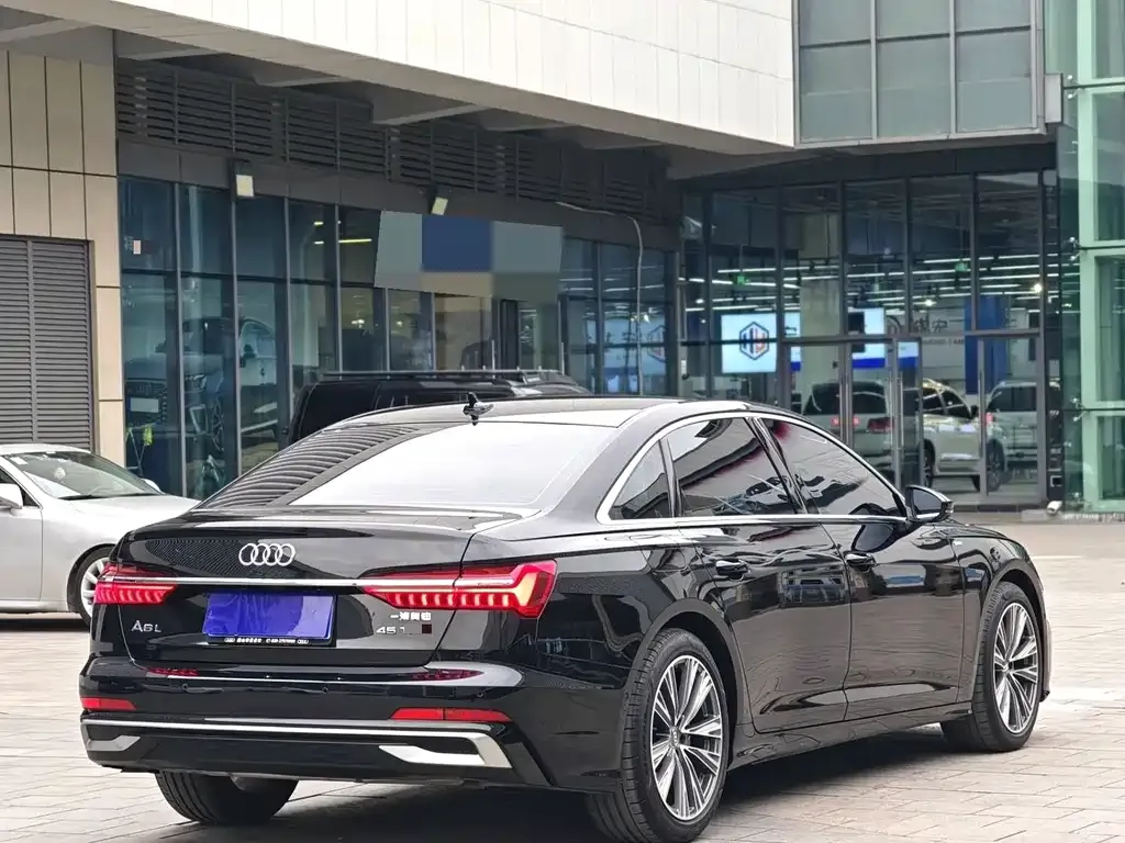 Audi A6L — фото 5