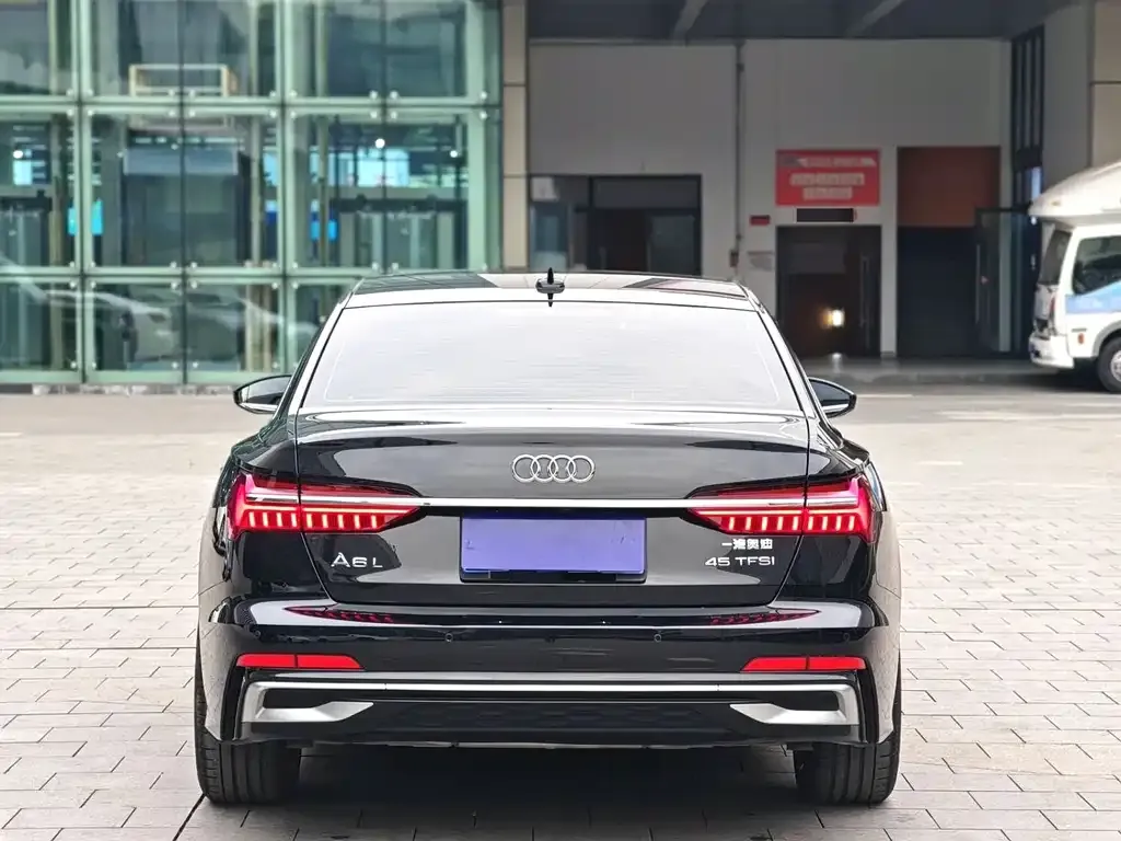 Audi A6L — фото 4